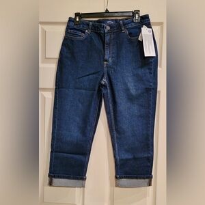NWT Women’s Mid Rise Capri Jean size 8